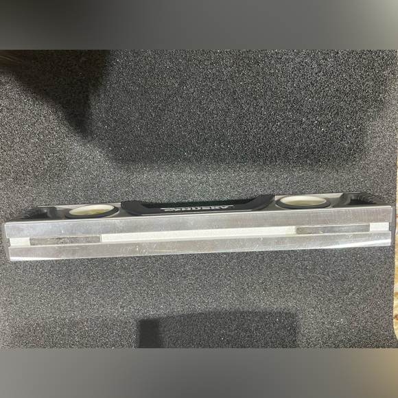 Husky 10 INCH Silver and Black Digital Level - Picture 3 of 6